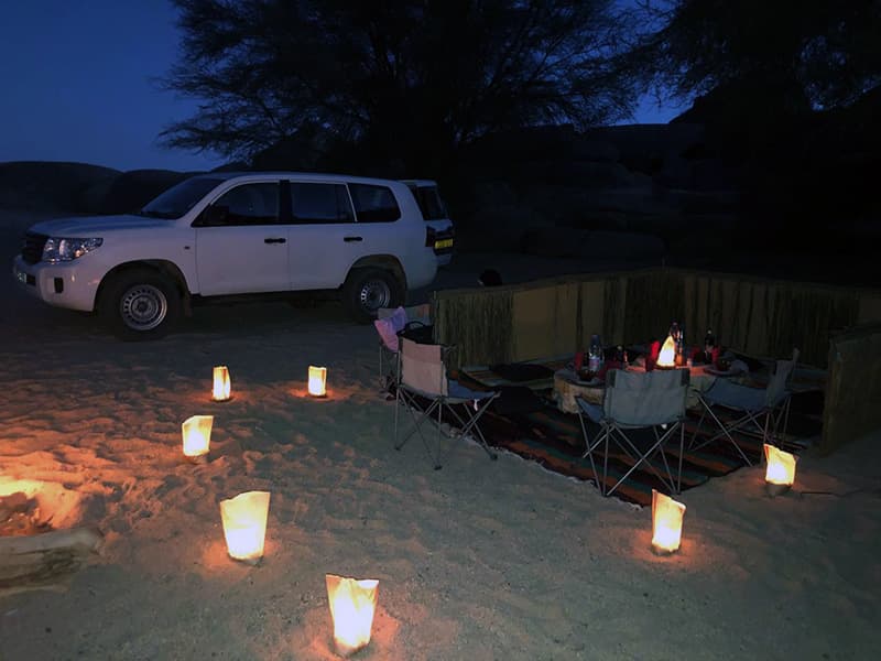 Dîner dans le désert